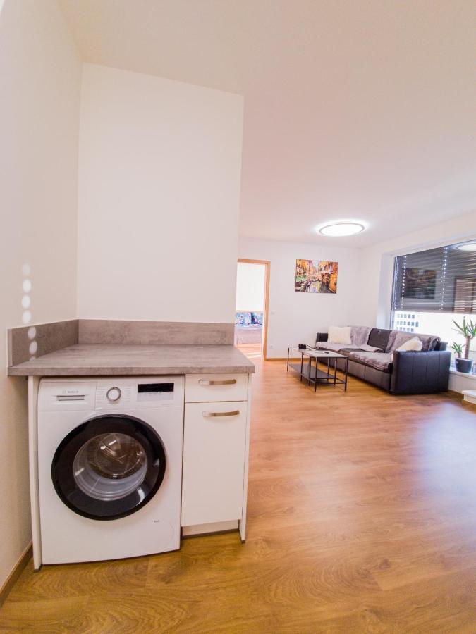 Modern Flat With Large Terrace Hradec Kralove Exterior photo