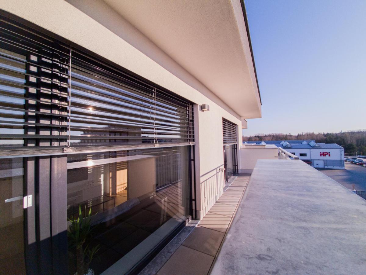 Modern Flat With Large Terrace Hradec Kralove Exterior photo